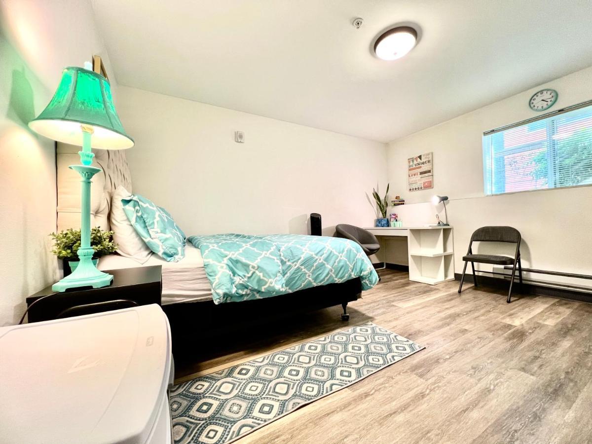 Private Room With Shared Bathroom On The 1St Floor 10 Minutes Walk To University Of Washington ซีแอตเทิล ภายนอก รูปภาพ